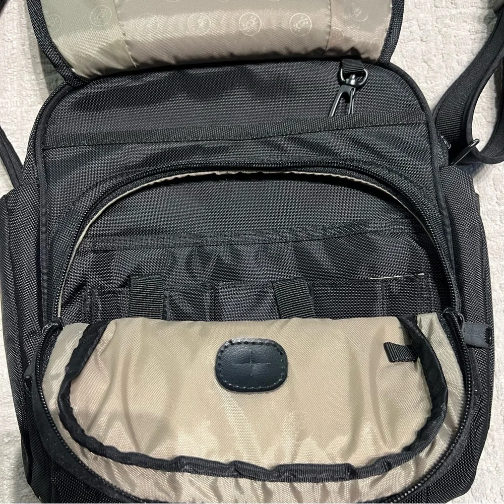 PacSafe Metrosafe 200 Unisex Messenger Bag